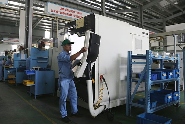 Gia công các chi tiết cơ khí tại Công ty TNHH Công nghiệp Trí Cường (Cụm công nghiệp ô-tô Nguyên Khê, huyện Đông Anh, Hà Nội).