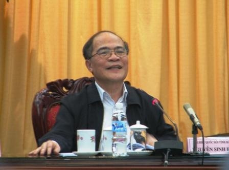 Chủ tịch Quốc hội Nguyễn Sinh Hùng: "Giữ nguyên vị trí Điều 4 của Hiến pháp".