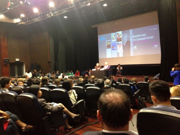 Hội trường của Trung tâm Văn hóa Pháp không còn một chỗ trống.