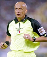 Trọng tài Collina “treo còi”