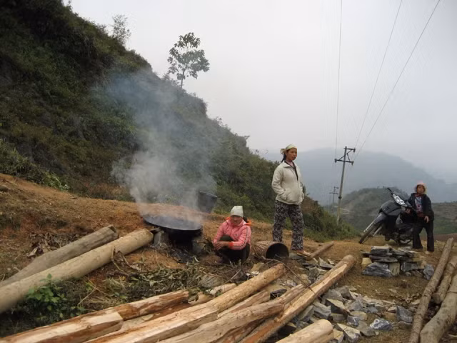  Cuộc sống ăn rừng, ở rừng của dân di cư.