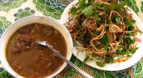 Nậm pịa là món ăn truyền thống có từ lâu đời của dân tộc Thái.