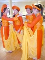 Người Việt tại Mỹ vừa
phải tìm cách hội nhập
vừa phải gìn giữ
văn hóa gốc -
Ảnh: Atlanta News.