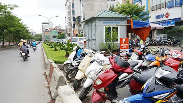 “Con đường cây xanh” thành bãi xe tự do