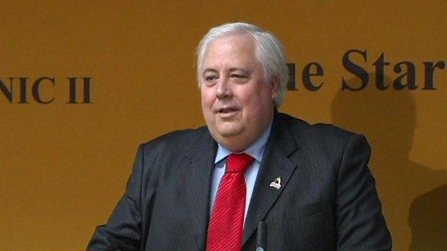 Clive Palmer phát biểu trong buổi họp báo về việc xây dựng còn tàu Titanic II (Nguồn bbc.co.uk)