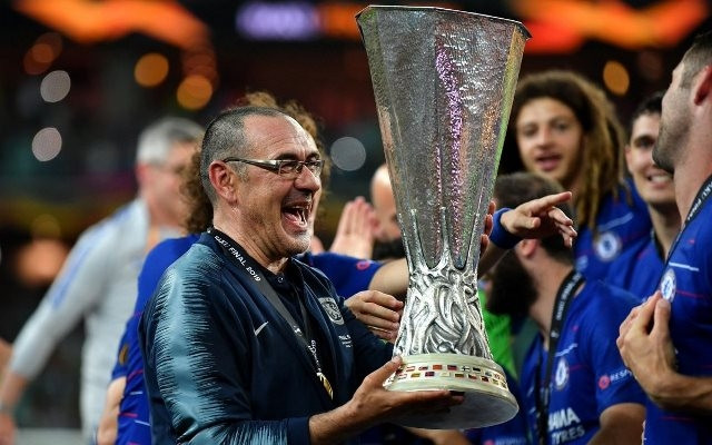 Sau khi giành danh hiệu lớn đầu tiên trong sự nghiệp cầm quân ở Chelsea, Sarri được kỳ vọng sẽ đem đến thành công cho Juventus với triết lý bóng đá tấn công nổi tiếng mang thương hiệu “Sarri-ball” của
