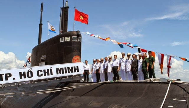 Lễ tiếp nhận tàu ngầm Kilo TP Hồ Chí Minh (Ảnh: asiaone).