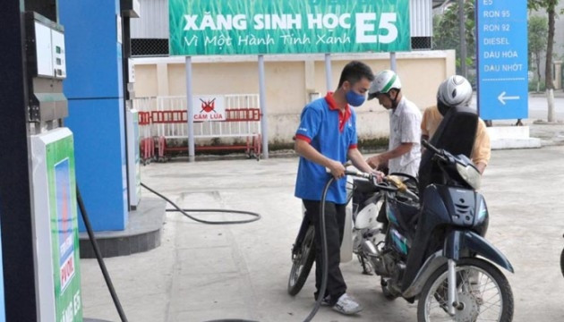 Nhiều cây xăng ở Quảng Ngãi hiện nay bán xăng E5. 