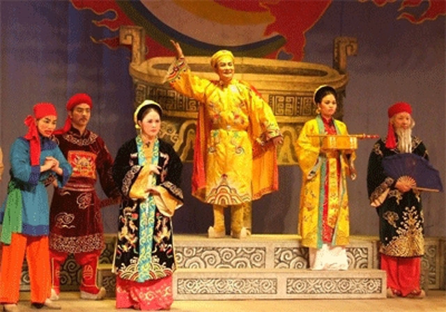 Một cảnh trong vở Nhiếp chính Ỷ Lancủa Nhà hát Chèo quân đội.