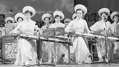 Một tiết mục của dàn nhạc dân tộc (Học viện Âm nhạc quốc gia Việt Nam).