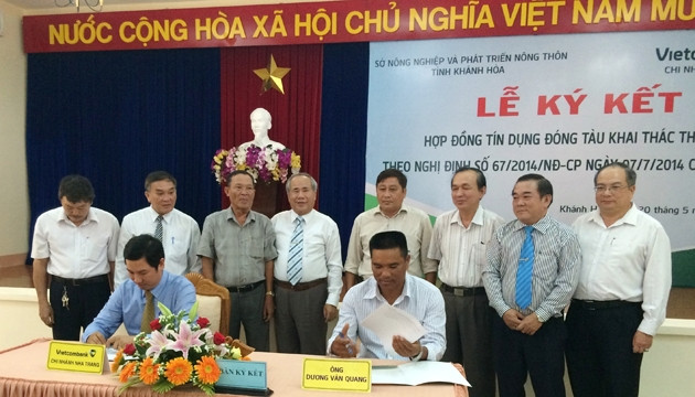 Vietcombank cho ngư dân vay đóng tàu composite đầu tiên theo Nghị định 67.