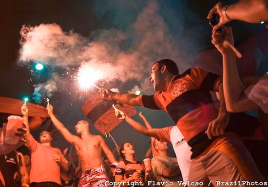 Sẽ không còn cảnh CĐV cởi trần, đốt pháo sáng trên sân Maracana.