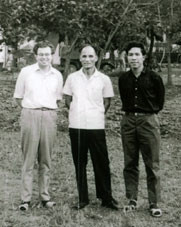 Giáo sư N.I.Nikulin
(người ngoài cùng bên trái).