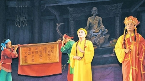 Cảnh trong vở Chuông ngân rừng trúc đoạt Huy chương vàng Hội diễn sân khấu chèo toàn quốc 2013.