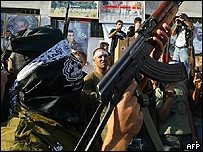 Bạo lực tiếp diễn giữa các tay súng Palestine và Israel