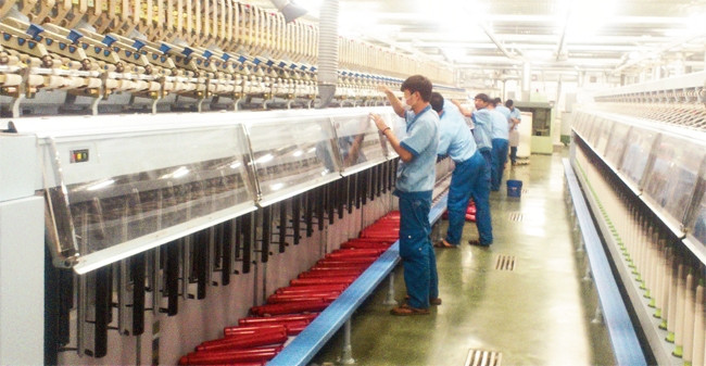 Dây chuyền kéo sợi tại Công ty cổ phần sợi Trà Lý (Thái Bình).