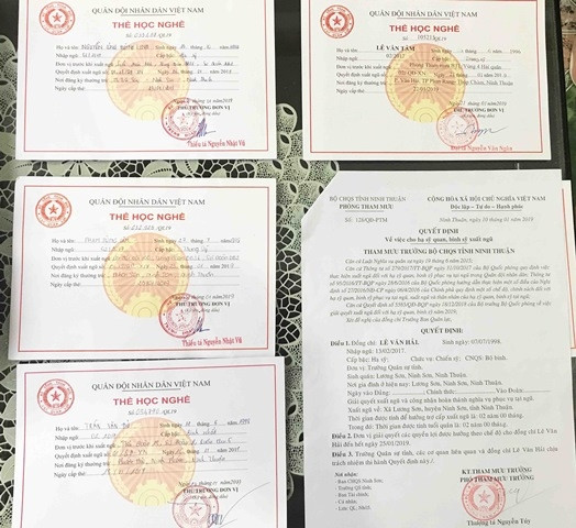 Nhiều thẻ học nghề của bộ đội sau khi xuất ngũ nộp tại Trung tâm Giáo dục nghề nghiệp lái xe Ninh Thuận nhưng bị từ chối đào tạo nghề 