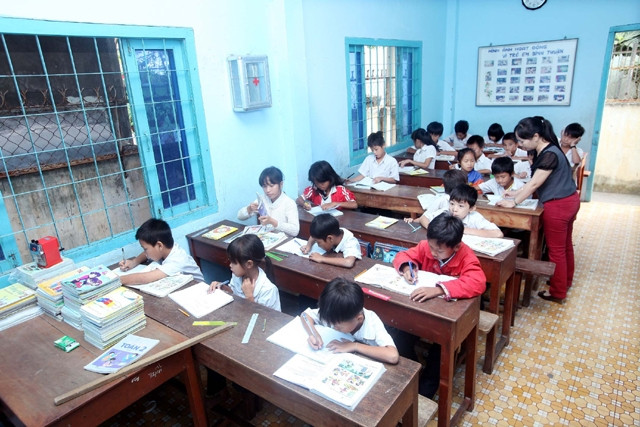 Một lớp học miễn phí cho trẻ em có hoàn cảnh khó khăn, nghèo, mồ côi của Trường Tình thương TP Phan Thiết (Sở Lao động - Thương binh và Xã hội tỉnh Bình Thuận).