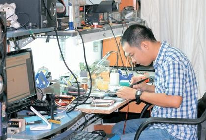 Sửa điện thoại tại nhà.