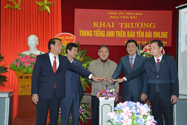 Khai trương trang tiếng Anh trên báo Yên Bái điện tử