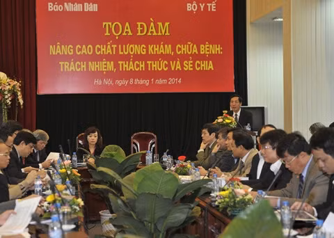 Sáng y đức, giỏi y thuật