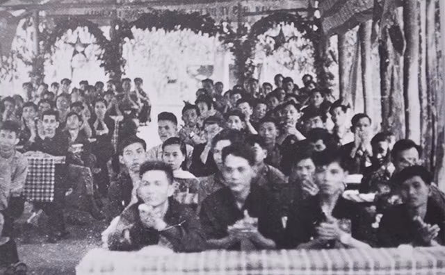 Đại hội mừng công của các tiểu ban Ban An ninh Trung ương Cục miền nam, tháng 12-1968.