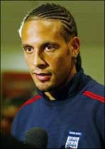 Ferdinand đang cưỡi lưng hổ