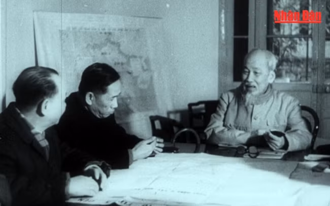 Cảnh trong phim Việt Nam thời đại Hồ Chí Minh - Biên niên sử truyền hình.