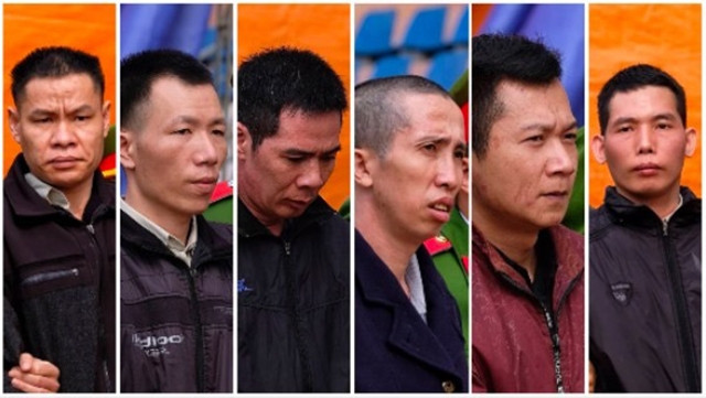 Sáu bị cáo: Toán, Lường Hùng, Nhiệm, Công, Vương Hùng, Lả (từ trái sang) nhận mức án tử hình trong vụ án bắt cóc, giết hại Cao Mỹ Duyên.