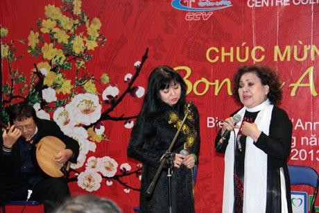 NSND Ngọc Giàu biểu diễn, giao lưu với khán giả tại Pháp