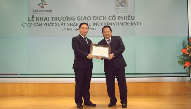 Dư mua trần 600 nghìn cổ phiếu KVC trong buổi sáng đầu tiên giao dịch 