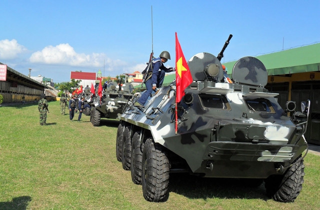 Cán bộ, chiến sĩ Tiểu đoàn 474, Lữ đoàn Hải quân đánh bộ 147 (Quân chủng Hải quân) thực hành luyện tập phương án sẵn sàng chiến đấu.