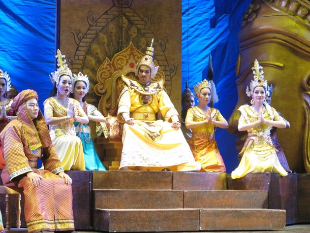 Cải lương về đề tài lịch sử: Làm hay thì khán giả vẫn "phải lòng"? 