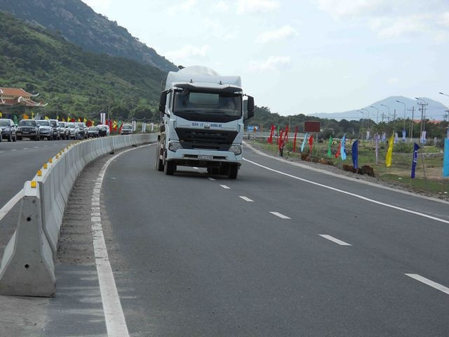 Thông xe dự án mở rộng quốc lộ 1 đoạn qua tỉnh Ninh Thuận