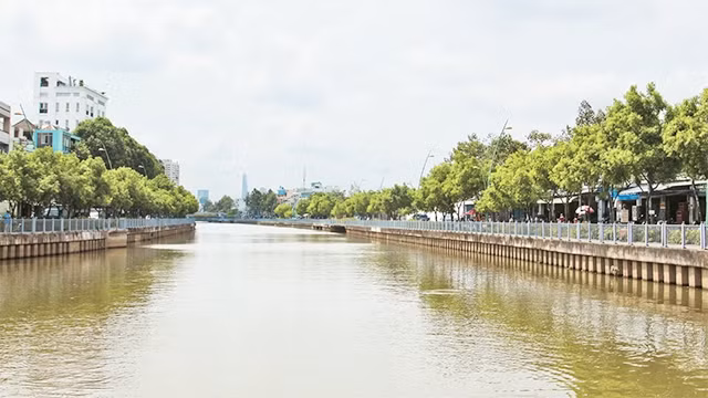 TP Hồ Chí Minh nỗ lực cải tạo hành lang kênh, rạch, tạo diện mạo mới cho đô thị. Trong ảnh: Một đoạn kênh Nhiêu Lộc - Thị Nghè. Ảnh: THẾ ANH