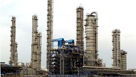 Mỹ tuyên bố trừng phạt ngành hóa dầu Iran