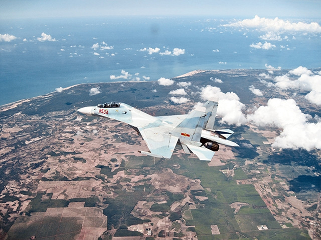 Những chiếc máy bay SU-30MK2 của Không quân Việt Nam ngày đêm bảo vệ vùng trời, vùng biển Tổ quốc.