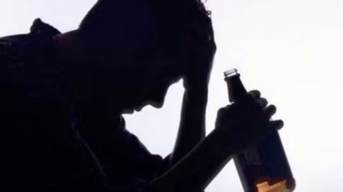 10% người nghiện rượu bị rối loạn tâm thần