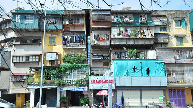 Nhiều năm qua, việc cải tạo nhà tập thể cũ ở Hà Nội vẫn khá bế tắc.