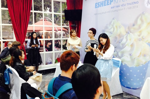 Phan Anh tại sự kiện ra mắt cuốn sách.