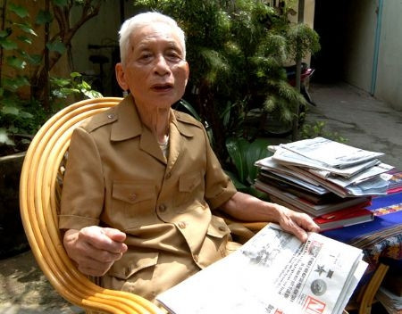 Nhà báo Hoàng Tùng.