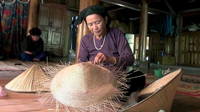 Nghề đan nón Tày đã trở thành một nét đẹp văn hóa truyền thống của người dân xã Tân An (huyện Chiêm Hóa).
