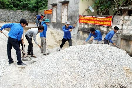 Từ sự phát động của Thành đoàn Hải Phòng, đông đảo thanh niên tình nguyện thành phố tích cực tham gia các hoạt động xây 