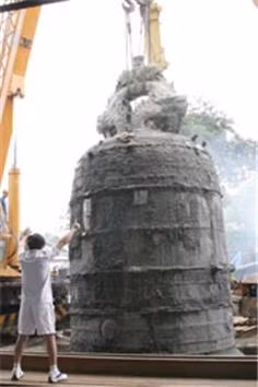 Hoàn thành đúc thô quả đại hồng chung lớn nhất Đông-Nam Á