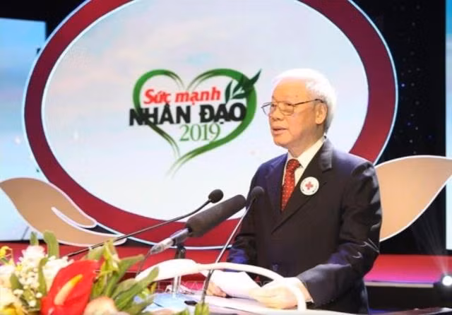 Tổng Bí thư, Chủ tịch nước Nguyễn Phú Trọng, Chủ tịch danh dự Hội Chữ thập đỏ Việt Nam đến dự và phát biểu ý kiến tại chương trình. (Ảnh: TRÍ DŨNG/TTXVN) 