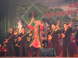 Tiết mục khai mạc Liên hát then
toàn quốc lần thứ hai.
