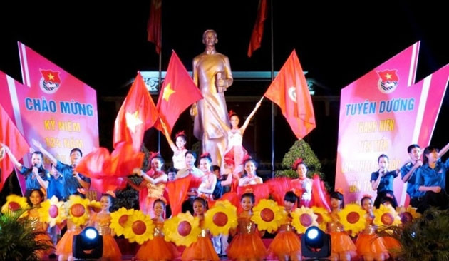 Lễ Tuyên dương 29 tập thể và 56 thanh niên tiên tiến học tập và làm theo lời Bác