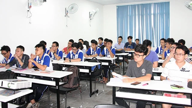 Học đại học cần sự tự giác, tự lập kế hoạch học tập chứ không giống như ở bậc phổ thông.