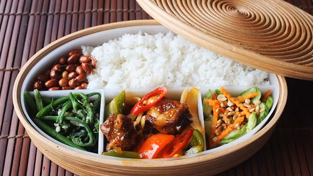 Sôi động cơm văn phòng online