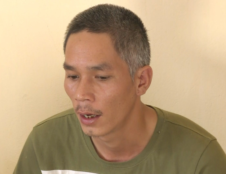 Đối tượng Lê Minh Hùng tại cơ quan công an.